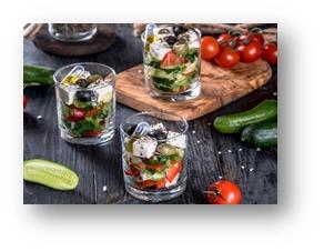 Салат "Южный" с брынзой, локальными овощами и пряным маслом